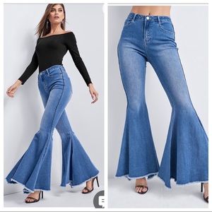 Sheilay Extreme Flare Raw Hem Jeans